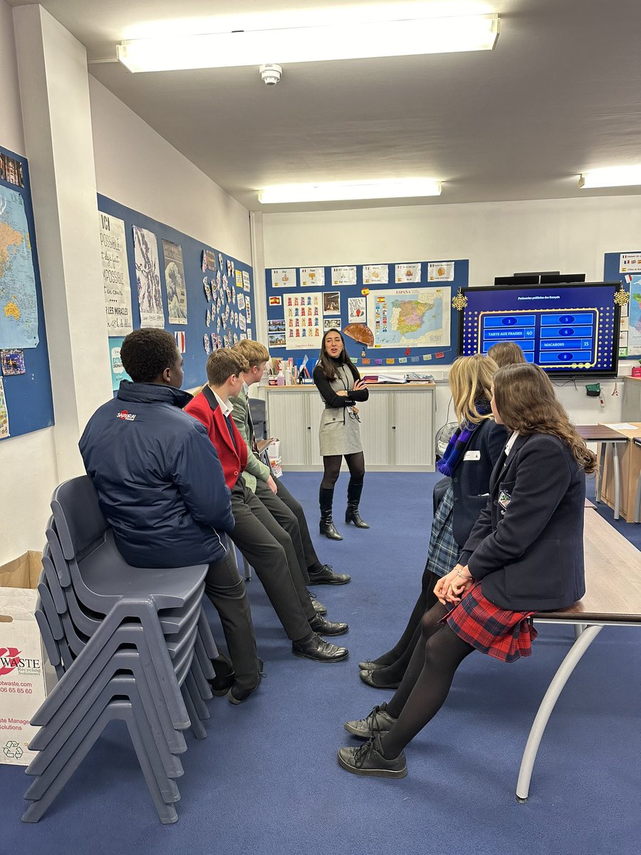 SMCModLangs's tweet image. We were delighted to host the 6 Schools&apos; Immersion Day for Higher French this year with visiting pupils from @StrathallanSchl, @GlenalmondColl , @FettesLanguages , @MerchiNews , Loretto and Morrison’s enjoying a range of language immersion workshops 🇫🇷