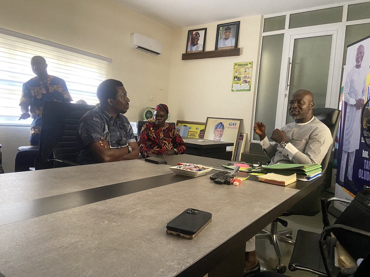 IITAForest's tweet photo. 📜🏜️🍀🏝️🏖️📜

As the dry season settles in, @IITAForest Center  and @NBPLC, sponsor of the #OlokemejiReforestationProject, plan to beef up security and mitigate fire outbreak with the #OgunState #MinistryofForestry.

#reforestolokemeji #partnershipthatworks #nature #conservation https://t.co/vLCQi66c3f