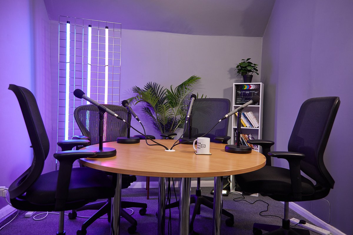 Book here👇
londonmedialounge.co.uk/book-online