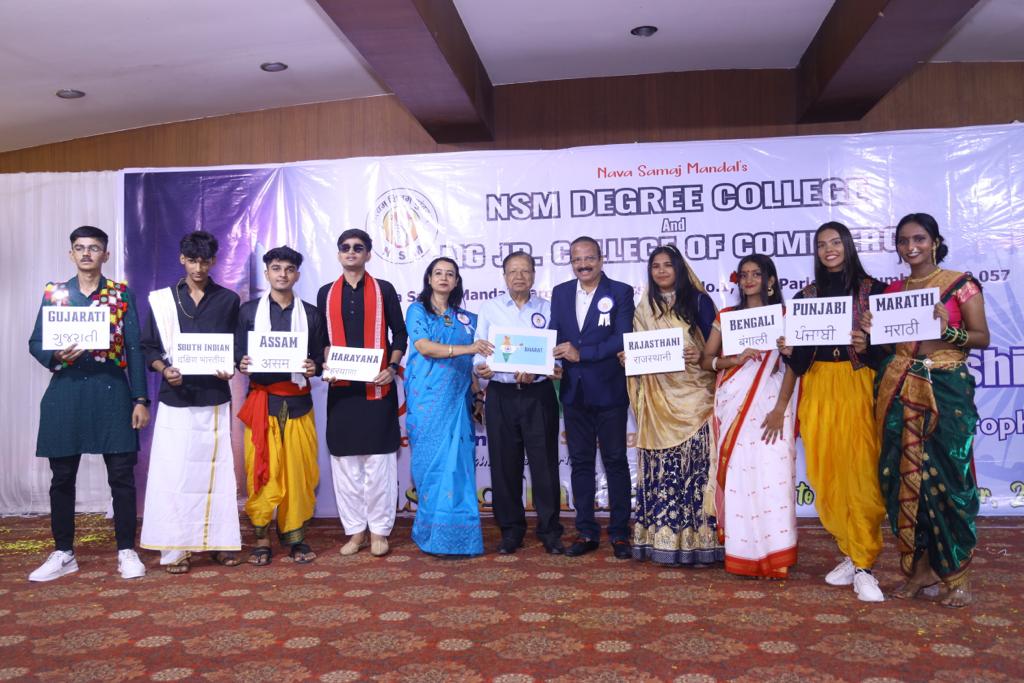 kishorkhabiya's tweet image. Congratulations to our Principal Dr Pratibha zaa for doing our Yearly DAAS program of our NSM degree juniour college and Degree college it was great program 65 college&apos;s particepated God bless you all ❤️
#college
#compition
#Dance
#Music
#Singing
#painting