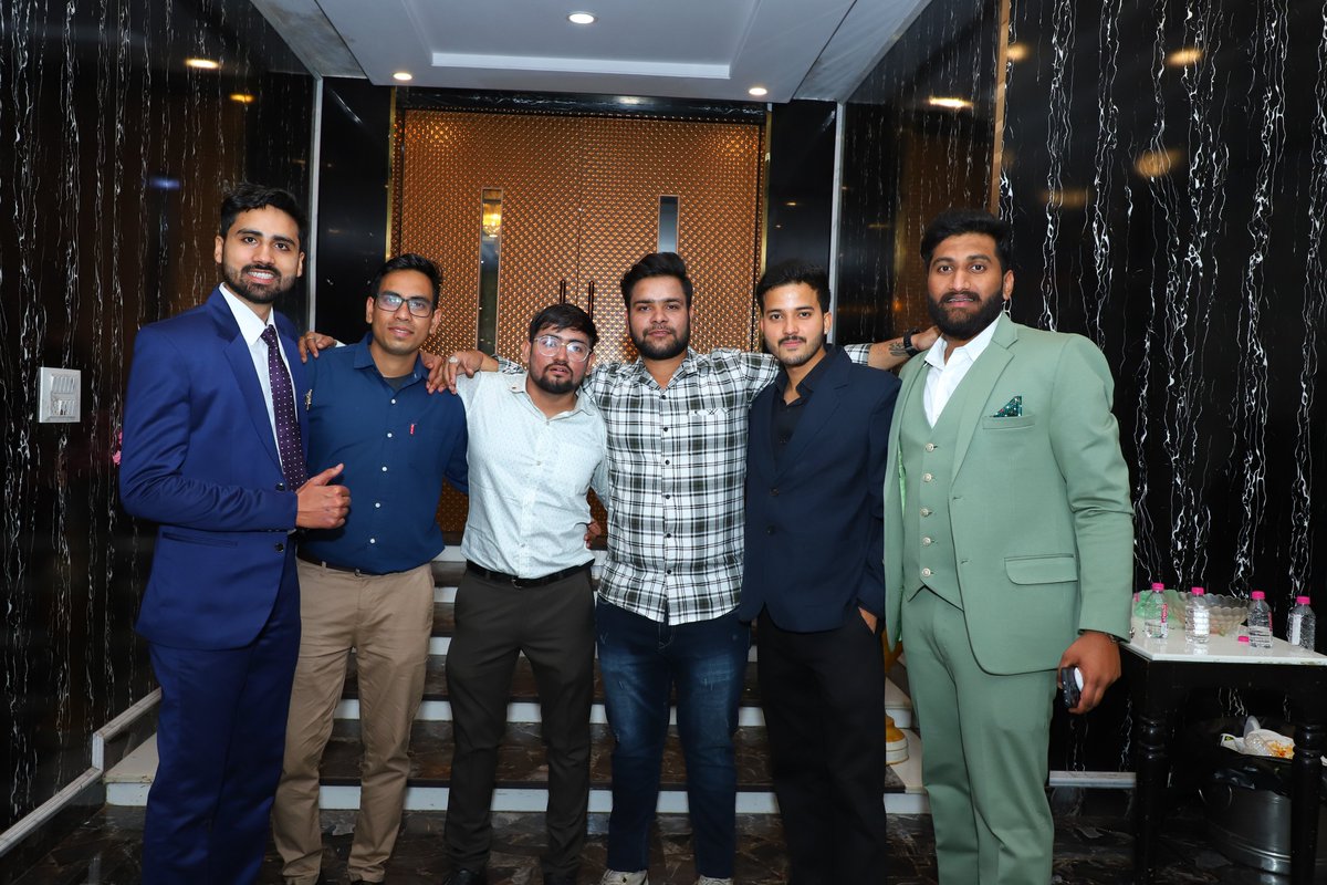 ipsjaipur's tweet image. Toast to the unknown and the endless possibilities at Esperanza&apos;s MBA Freshers&apos; Extravaganza! 🚀🥂 Let&apos;s build bridges, break barriers, and make memories that redefine our journey. 🌟👩‍🎓👨‍🎓 #EsperanzaCheers #MBAVibes  #MBA #IPSBusinessSchool #educational