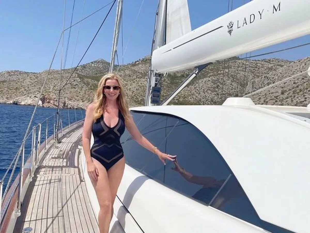So it seems Michele Mone really hates that photo of her standing on her new boat because it makes her look greedy and exploitative so it's important people do not retweet this picture. The picture in question is below so everyone knows which one not to retweet.