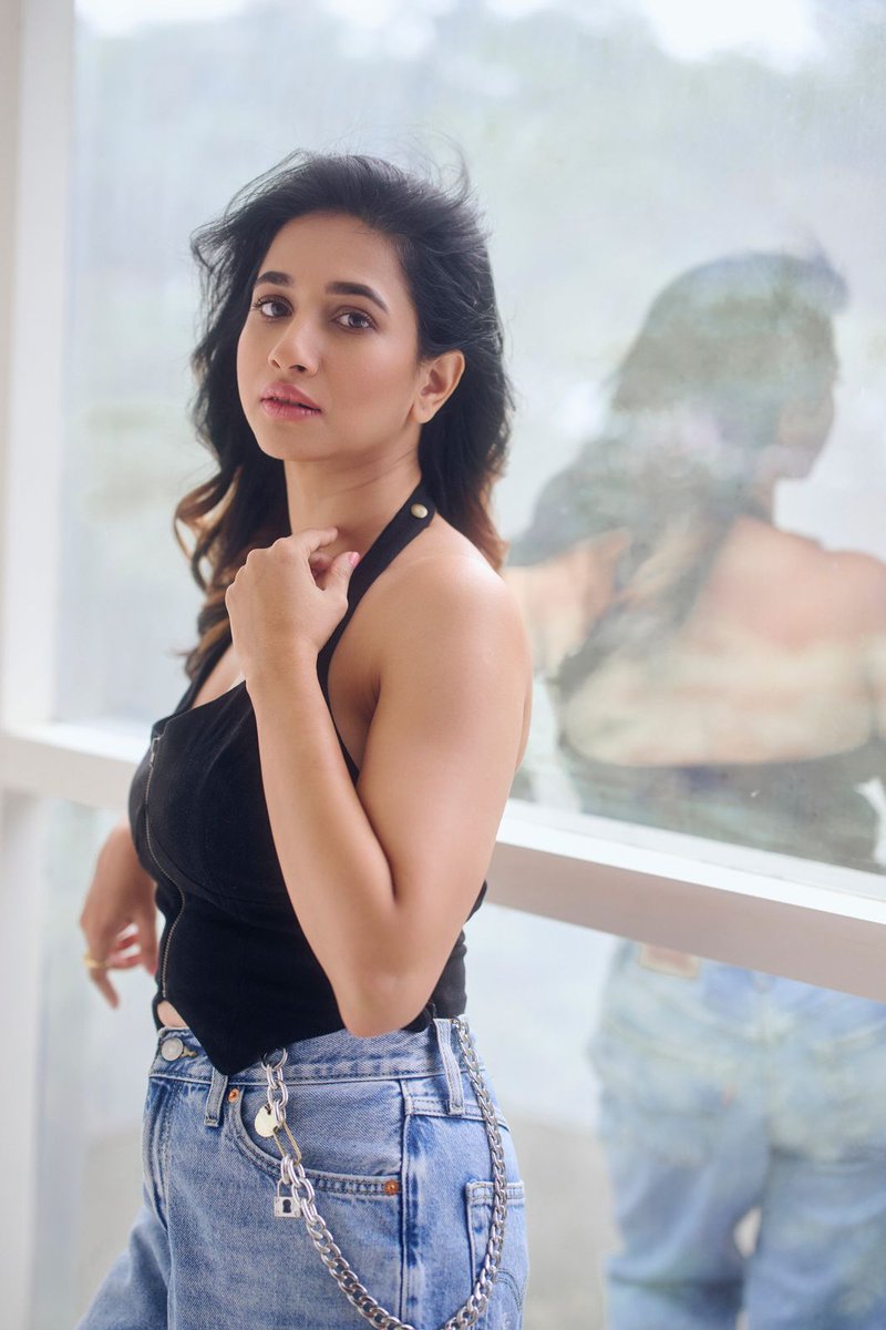 Recent snaps of beautiful #ManvitaKamath 🖤

<a href="/manvitakamath/">Manvita Kamath</a>  #ArasuCreations