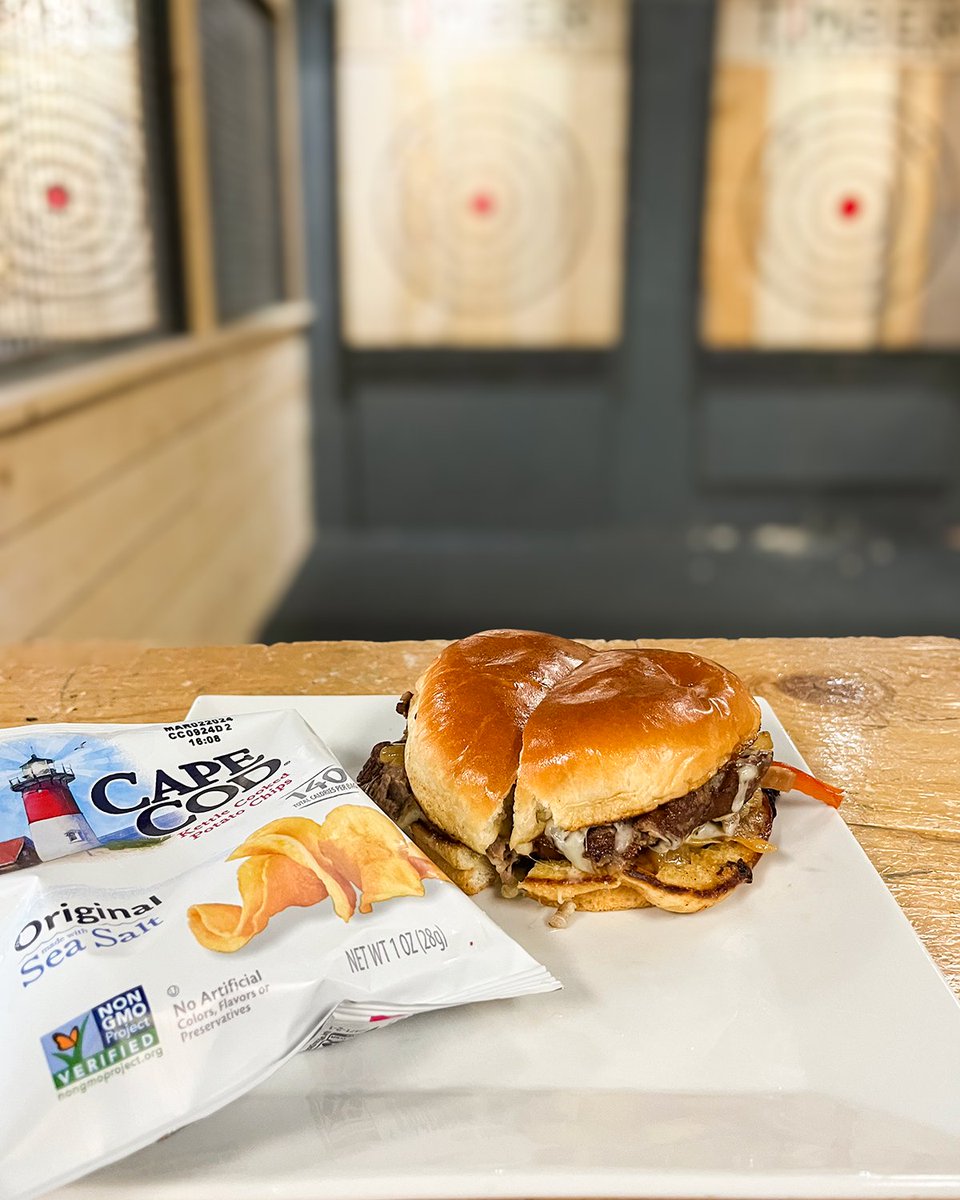 TimberAxBarBowl's tweet photo. You did something today to deserve a burger. We're sure of it!
•
The ALL NEW Bunyan Burger is now on the menu at Timber. Black Angus Beef, Cheddar Cheese, Carmalized Onion and Mayo all packed within a Soft Brioche Bun. https://t.co/vyGHyVxdW5
