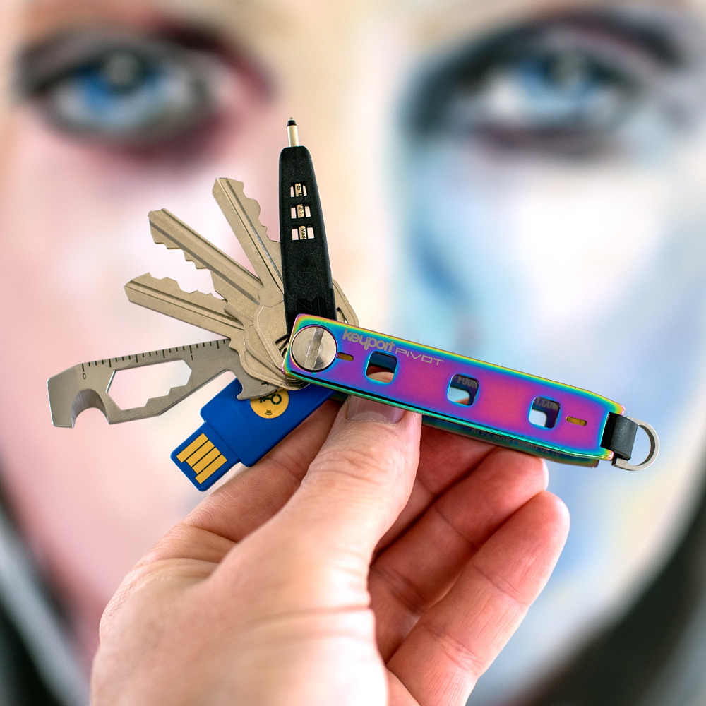 theKeyport's tweet photo. 12 Days of Keyport-mas🎄Day 8 - 26% OFF Spectrum Stainless Pivot 2.0. TODAY ONLY!
SHOP & SAVE NOW >> https://t.co/xkcAvtasm3
#everydaycarry #edc #keyorganizer #keyportpivot #stockingstuffer #sale #thekeyport #mykeyport #getported https://t.co/EinTkoxj6Y
