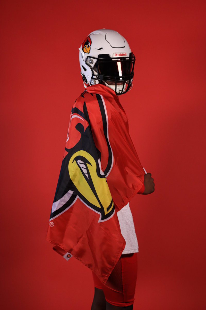 NickMayfield15's tweet image. Thanks @RedbirdFB for the hospitality!!! I had a great time on campus this weekend! @CoachBenBlack @CoachTurnerISU