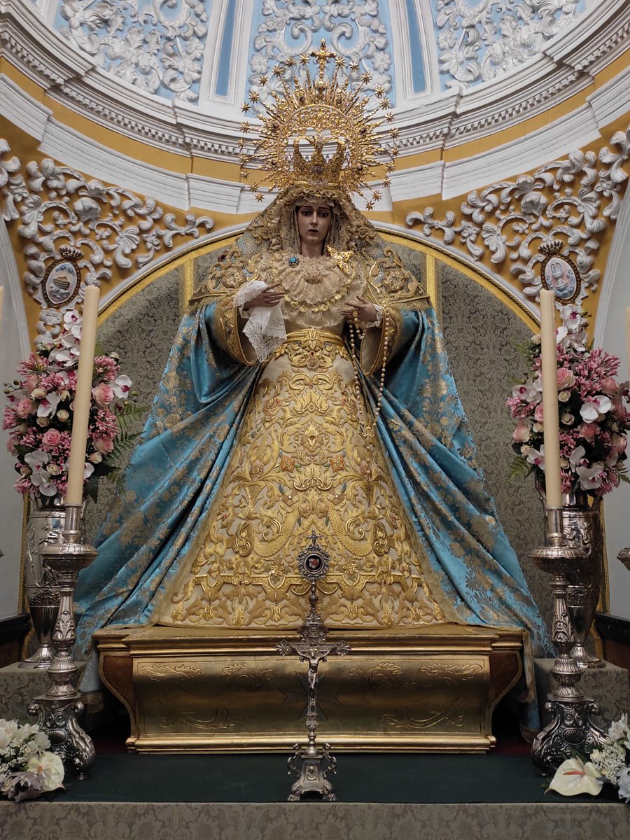 ⛪️ Tras la celebración de la Solemnidad de la Inmaculada nuestra Madre de #LágrimasyFavores regresa a su ubicación habitual en su capilla de San Juan.

💚 Os invitamos como siempre a visitarla durante este tiempo de #Adviento.

#CofradiasMlg