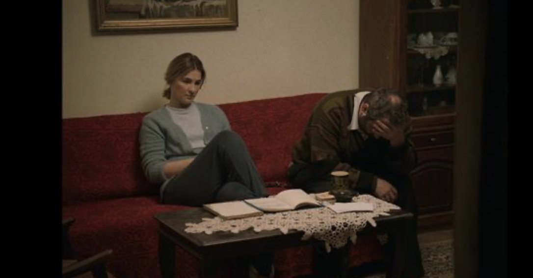 The holidays can be a tense time for everyone. In the #Romanian #ShortFilm THE CHRISTMAS GIFT (2018) dir. by Bogdan Mureșanu <a href="/bogdanmuresanu/">Bogdan Muresanu</a> watch an idyllic family night unravel when a father discovers that in a letter to Santa Claus his juvenile son wished to see his uncle die.