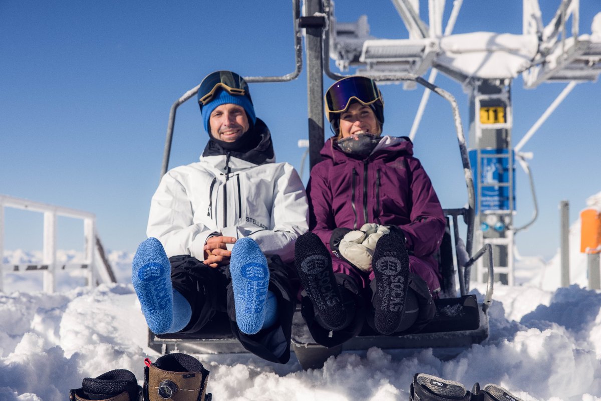 Entdecke die Vielseitigkeit von Merino! Unsere Bekleidung aus hochwertiger Merino-Wolle bietet nicht nur Schutz vor Kälte, sondern auch eine stilvolle Ergänzung zu deinem Winteroutfit. ❄️👖🌟
