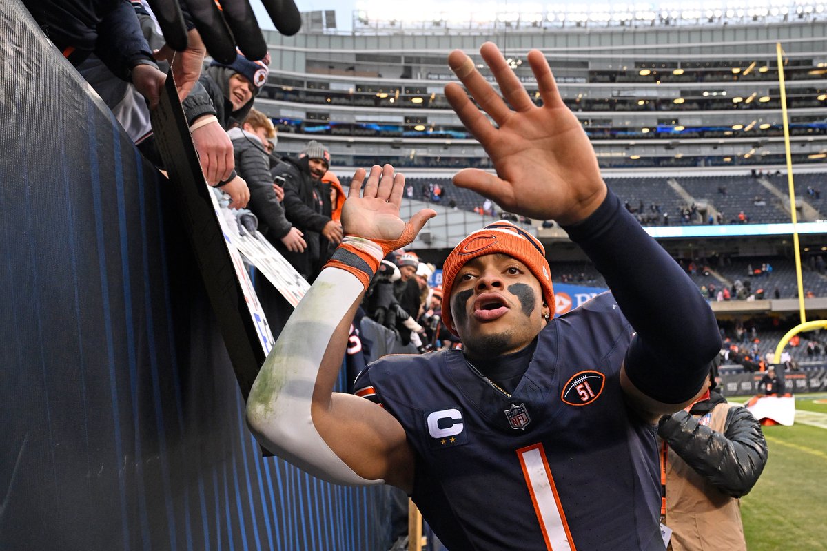 Justin Fields this season

Higher Pass Rating (91.8) than Joe Burrow and Trevor Lawrence

Higher Pass TD/INT rate (2.2) than Patrick Mahomes and Josh Allen

More Rush Yards per game (50.9) than Jalen Hurts and Lamar Jackson