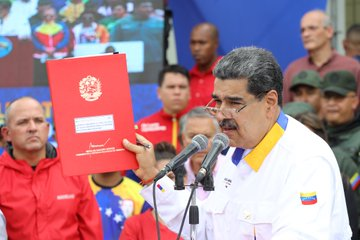 📢¡𝐀𝐬í 𝐥𝐨 𝐃𝐢𝐣𝐨!🇻🇪 Pdte. @NicolasMaduro: La fuerza que ha salido hoy le dice al mundo, Venezuela está unida y en victoria permanente. #NavidadEnSoberanía