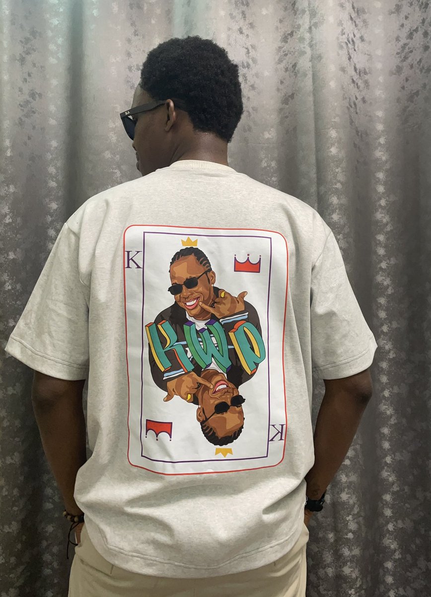PAPI_RUGIO's tweet photo. Kids Wanna Play limited first edition merch T-shirt is now available! (Only 10pcs)🚀 
Apart from exclusive access to the Kiddieverse , Profits go towards gifting a child a special gift this December. 

https://t.co/1W3h3cAXw4

#kwp
 #LimitedEdition https://t.co/Xq8iE47tPD