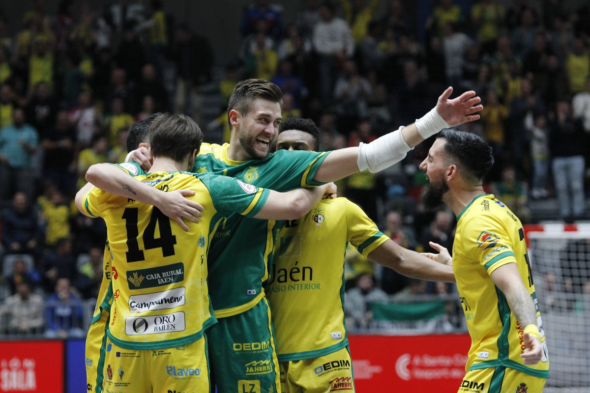 JaenFS's tweet photo. 👌 ¡Primera vuelta 𝗰𝗼𝗺𝗽𝗹𝗲𝘁𝗮𝗱𝗮!

✅ Clasificación Copa de España
5️⃣ 5º posición (25 puntos)
👍 8 victorias
🧱 Equipo menos goleado (30)

👊 ¡𝗦𝗲𝗴𝘂𝗶𝗺𝗼𝘀!

#SomosJaén💛 https://t.co/YEPB6Uw1ij