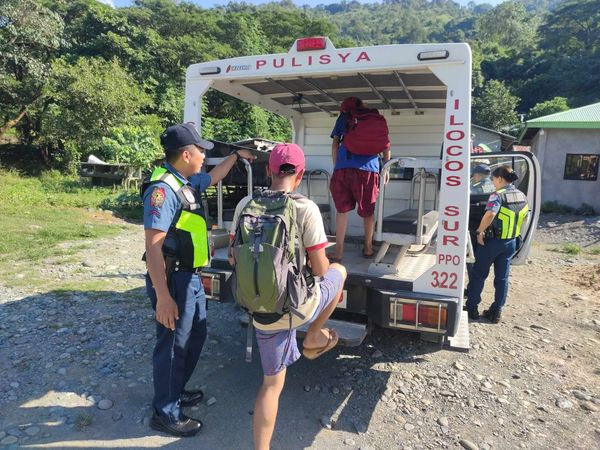 Sugpon PNP under the supervision of PCAPT SONNY C CABBAT offered ' Libreng Sakay' to the community.