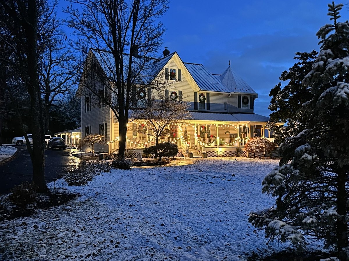 Just enough snow to set a nice wintery morning mood at dawn in Herndon <a href="/capitalweather/">Capital Weather Gang</a>