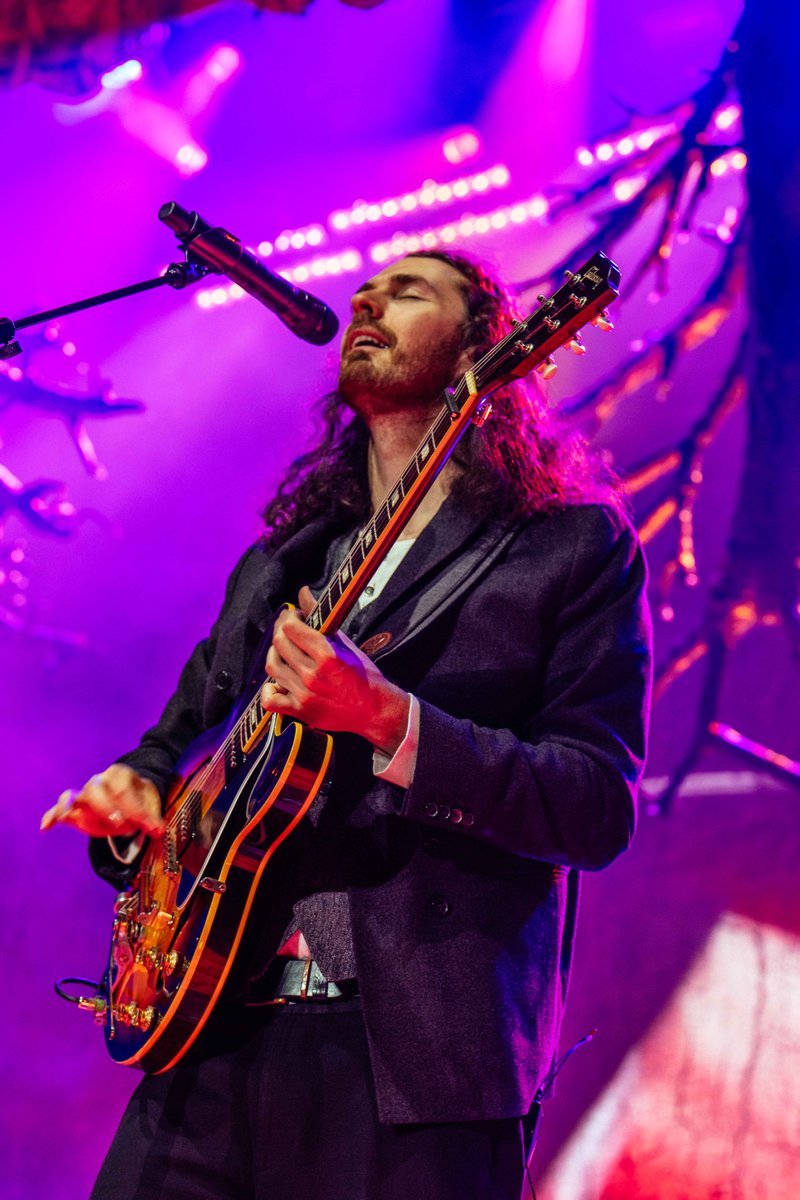 Hozier tweet picture