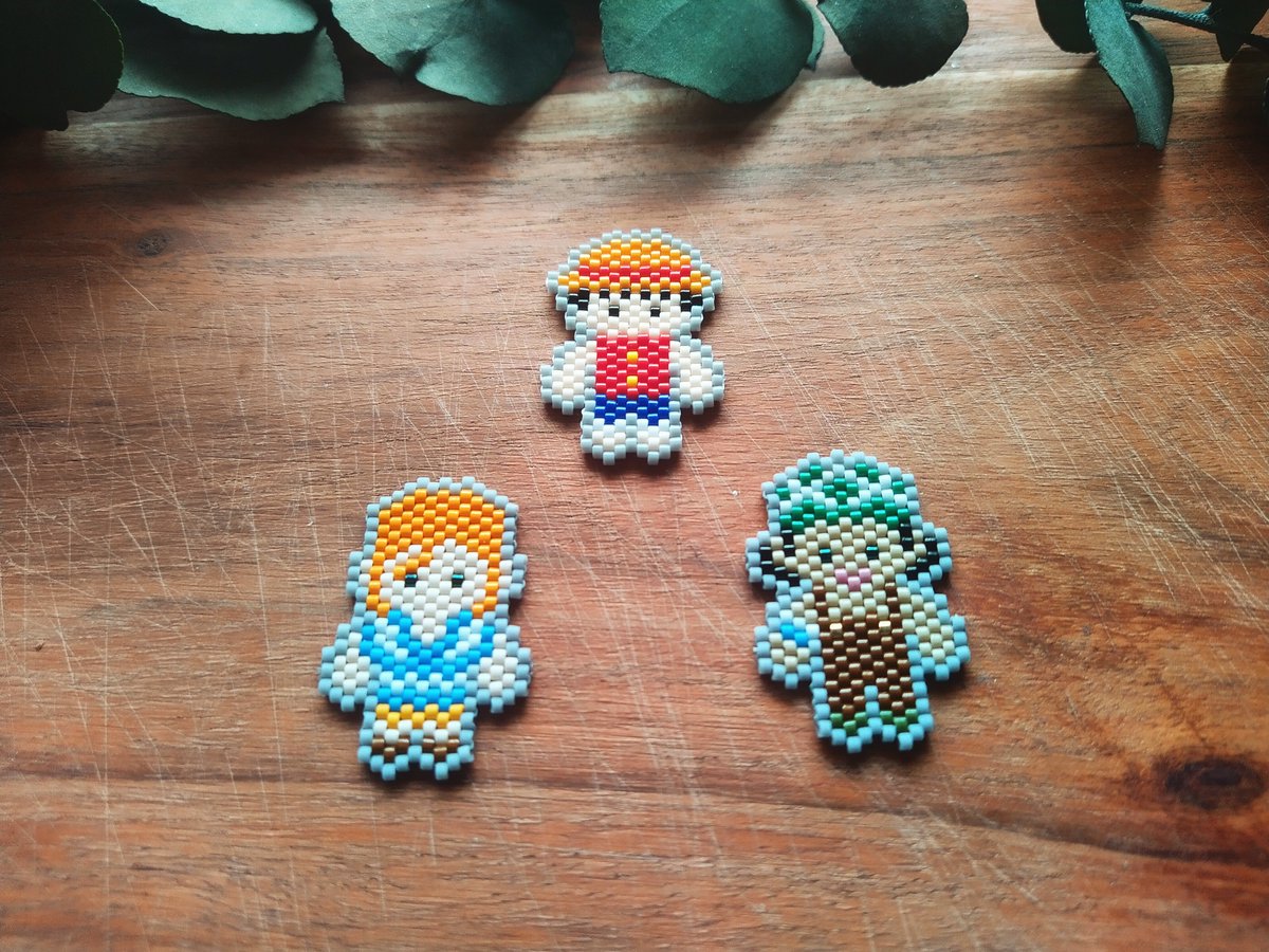 so I have been working on these small lads and lady. Based on their design from the beginning of the show 🥰

#ONEPIECE #beads #chibi #miyukidelica #handmade