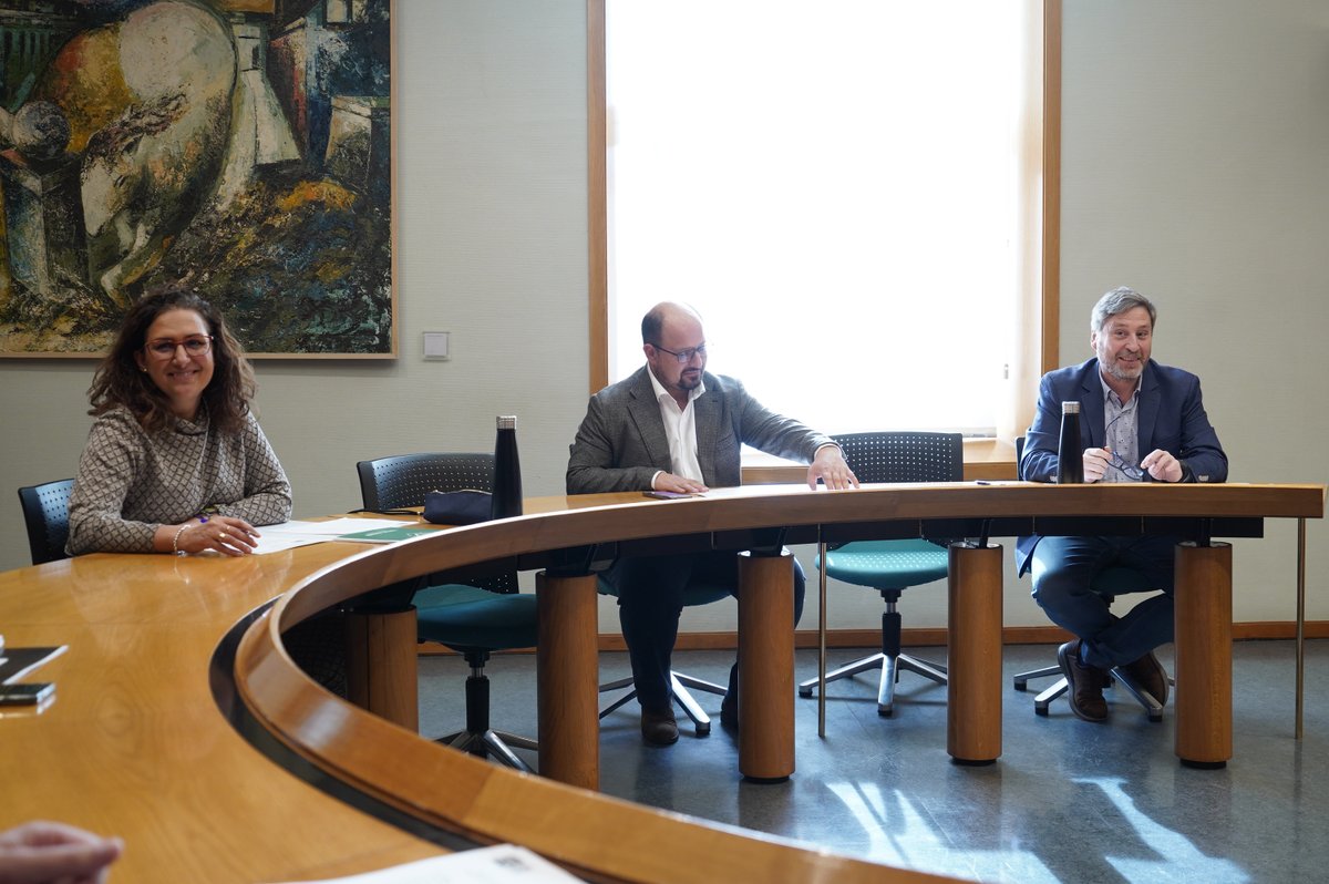 🔛Constituida la ponencia que va a estudiar las 1.886 enmiendas presentadas por los grupos parlamentarios al proyecto de ley de Presupuestos de Aragón para 2024. Los trabajos serán coordinados por @BlancaPuyuelo. 📋cortesaragon.es/Nota-de-prensa…
