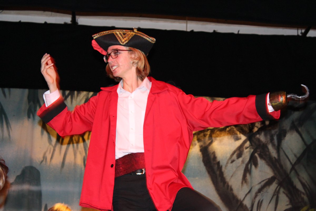 HylandsSchool's tweet image. We hope you all managed to come along to see Peter Pan Jr last week! If you did miss it, follow the link below to look through the photographs we got from the amazing performances.
hylands-tkat.org/news/newsfeed/…
#PeterPanJr #SchoolPerformance