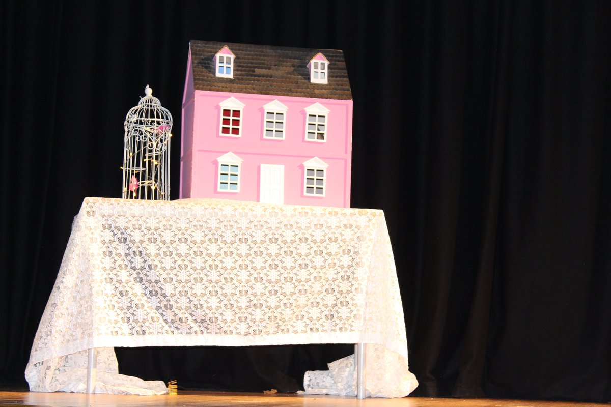 HylandsSchool's tweet image. We hope you all managed to come along to see Peter Pan Jr last week! If you did miss it, follow the link below to look through the photographs we got from the amazing performances.
hylands-tkat.org/news/newsfeed/…
#PeterPanJr #SchoolPerformance