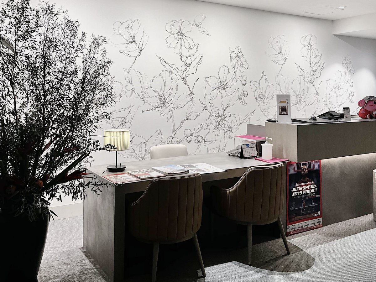 JR船橋駅北口より徒歩3分のホテルフローラ船橋に宿泊しました！
こちらのホテルでは、ロビーと一部の客室にMiriKulo:rerデザインの壁紙を使用して頂いています🌼
清潔感のある素敵なホテルでした。