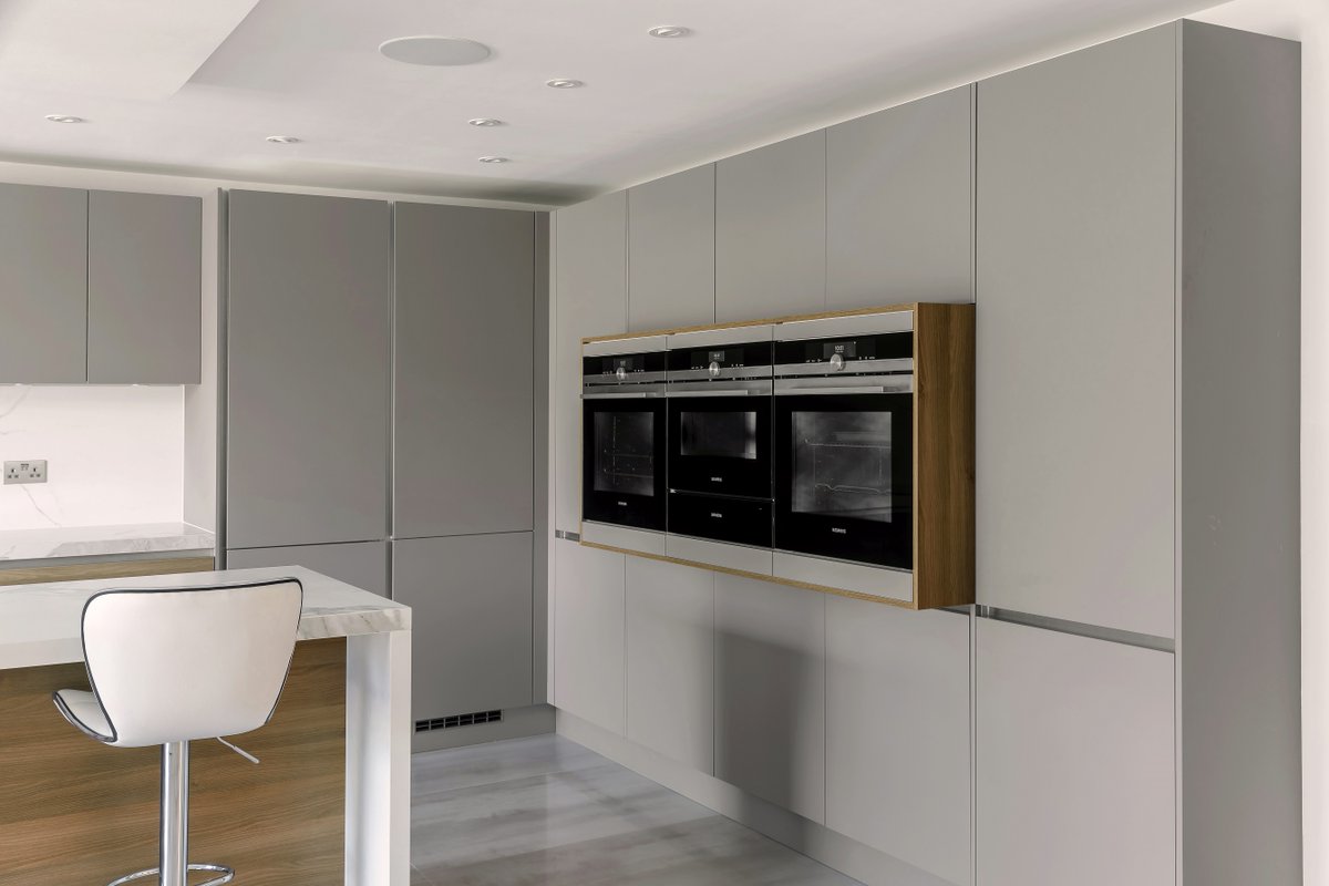 We believe in quality kitchen living , which turns every meal into a special occasion! Beautifully integrated appliances by @SiemensHomeUK and our feel-good #Urban furniture in Basalt Grey & Acacia Grey finish the look 🤍 Brandtdesign.co.uk #interiors #design #kbb