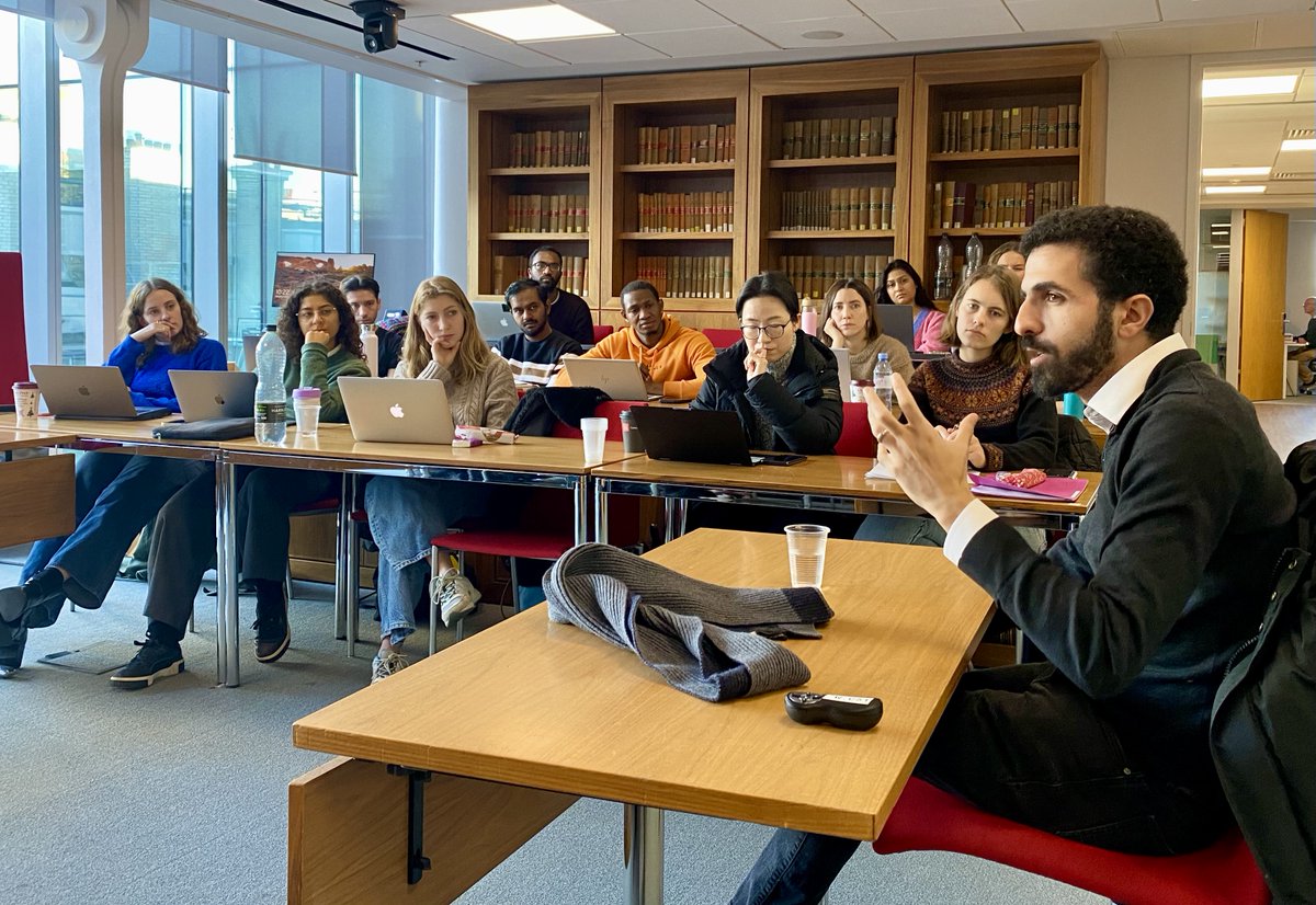 Last week, we were very fortunate @LSELaw to have @IbrahimOlabi come to speak to us about the initiative to establish an Exceptional Chemical Weapons Tribunal, with the capacity to prosecute chemical weapons use in Syria.