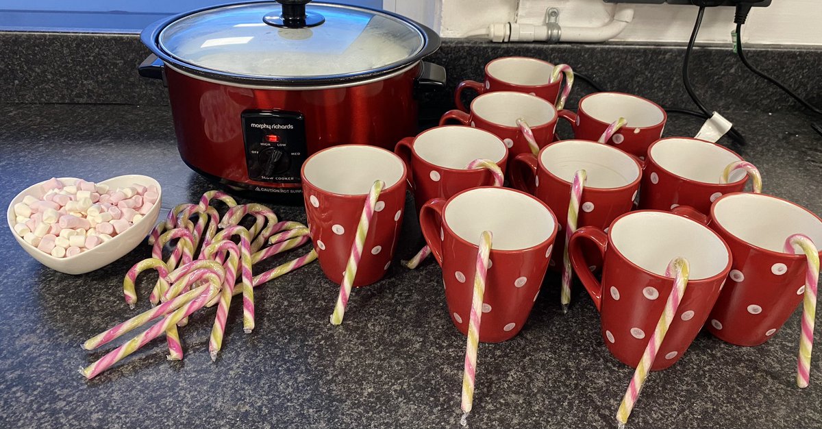 🤶 One of our favourite Staff Advent treats 😋 Hot chocolate and candy canes 🎄 
<a href="/MasefieldCP/">Masefield Primary School</a>
