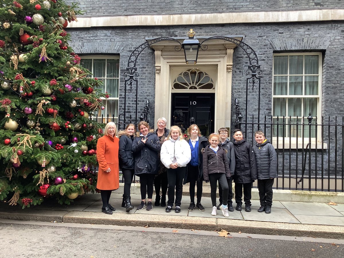 Thank you @maggie_erewash for our special visit today. So very proud to take our learners a walk down the most famous street in London <a href="/embarkfed/">Embark Federation</a> <a href="/CrawfordMatt77/">Matthew Crawford FCCT</a>