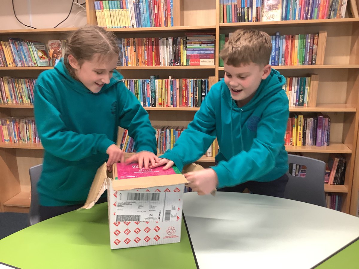 AckworthHoward's tweet image. 😀 It’s safe to say our #digitalleaders were excited with their parcel today - 30 micro:bits and accessories from @microbit_edu! 

We can’t wait to use them across the curriculum in class, plus starting the new micro:bit project pathway in @codeclub. 

#ackworthhowardcomputing