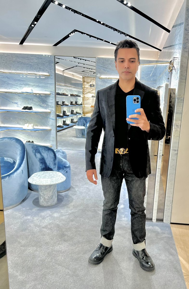 supercarcircle's tweet image. Supercar Circle 1 New Year Suits #dressedforsuccess #versace #supercarcircle1