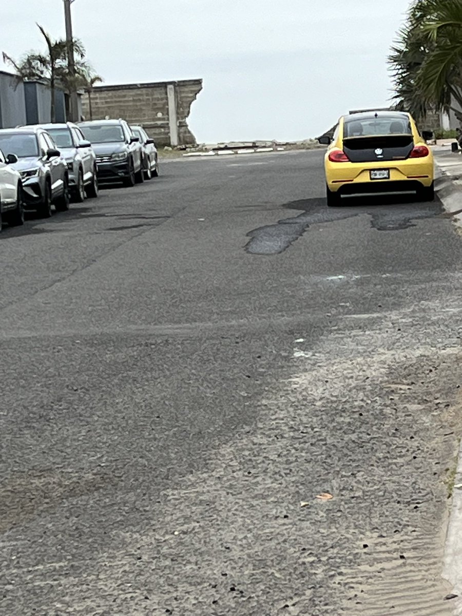 Silvia Ramos (@gemsramos) on Twitter photo Así amanecimos en Frac Lomas del Sol colinda con los terrenos del nuevo Frac Portamar en la Riviera Veracruzana y ninguna autoridad nos voltea a ver 😡<a href="/SEDEMAVeracruz/">Medio Ambiente Veracruz 🌳</a> <a href="/FCRV_Alv/">Federación De Colonos De La Riviera Veracruzana</a> <a href="/PCEstatalVer/">Secretaría de Protección Civil de Veracruz</a> <a href="/aytoalvaradover/">Ayuntamiento de Alvarado Veracruz Oficial</a> <a href="/SEMARNAT_mx/">SEMARNAT México</a> @PROFEPA_Mx@ Así amanecimos en Frac Lomas del Sol colinda con los terrenos del nuevo Frac Portamar en la Riviera Veracruzana y ninguna autoridad nos voltea a ver 😡<a href="/SEDEMAVeracruz/">Medio Ambiente Veracruz 🌳</a> <a href="/FCRV_Alv/">Federación De Colonos De La Riviera Veracruzana</a> <a href="/PCEstatalVer/">Secretaría de Protección Civil de Veracruz</a> <a href="/aytoalvaradover/">Ayuntamiento de Alvarado Veracruz Oficial</a> <a href="/SEMARNAT_mx/">SEMARNAT México</a> @PROFEPA_Mx@