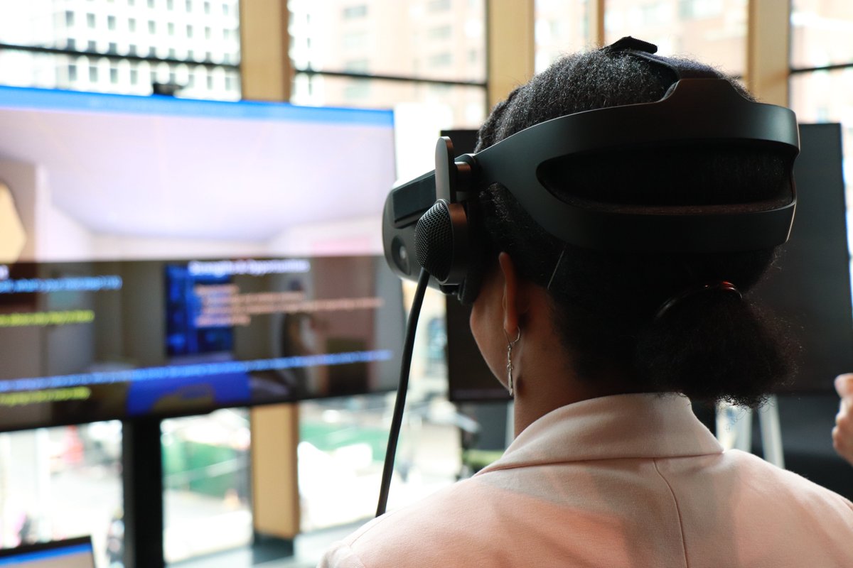 Innovation 🤝 learning. As part of SickKids’ #MentalHealth Strategy literacy pillar, a new #VirtualReality training program with a mental health focus helps staff practice de-escalating challenging situations. Read ➡️ bit.ly/3uRrRuq