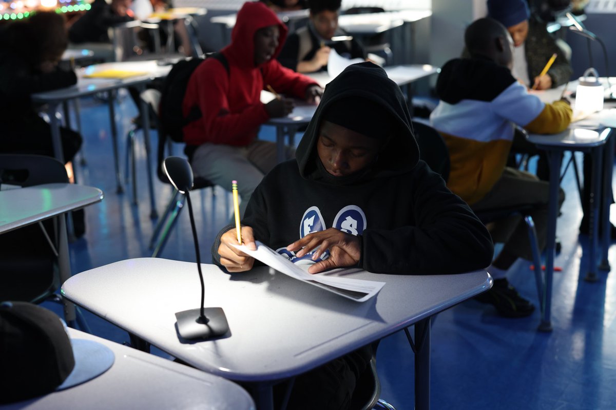 SNKRPrincipal's tweet image. 🚀 Empowering students through small group instruction and independent study spaces! 📚 When we prioritize acceleration over remediation. Let&apos;s create environments that inspire growth and curiosity. @Csd7Bx💡 #EducationForAll #StudentSuccess #AccelerateLearning