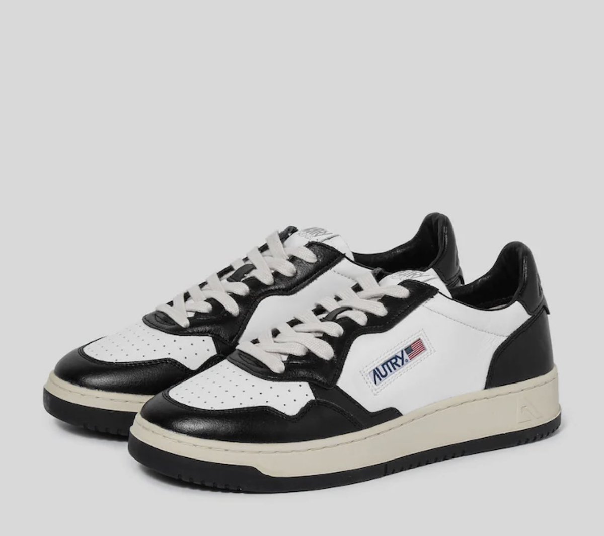 ZPamintz's tweet image. 🌈 Pre- order 🌈

รองเท้า #Autry  ไอดอลใส่กันเยอะมาก

• คู่ละ 5590.-  #ส่งฟรี

สนใจสอบถามไซด์ได้เลยน้า 

#ปามิ้นรับพรี #ตลาดนัดaespa #ตลาดนัดnctdream #ตลาดนัดwayv #ตลาดนัดnct #ตลาดนัดEXO #ตลาดนัดblackpink