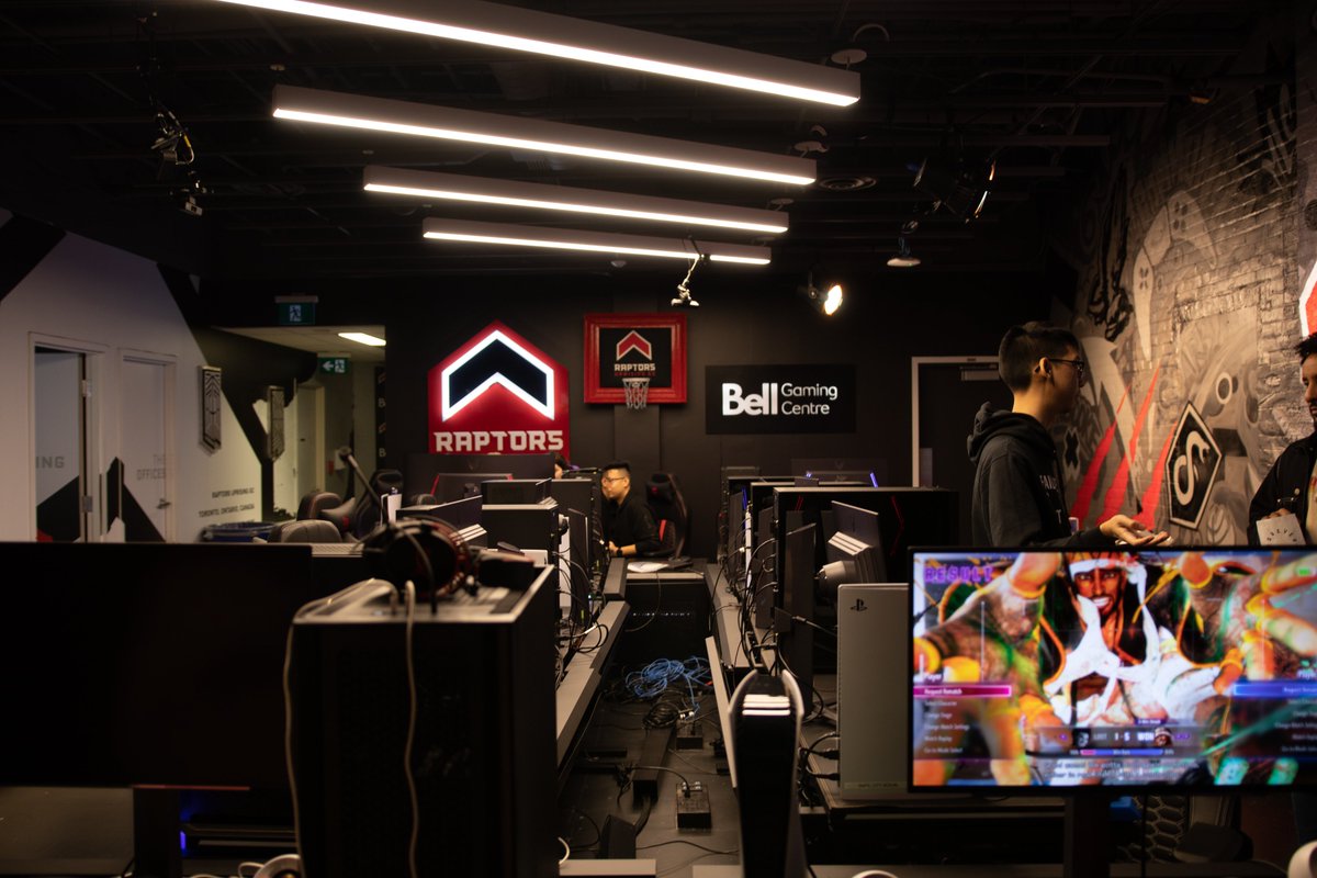 raynexpress's tweet image. Thanks to @PlanCanada, @MohawkCollege, @Incendium_GG and other fabulous partners for putting together this Gifts for Hope fundraiser at the #BellGamingCenter!

Great chats about inclusivity in gaming + I loved seeing my Humber Esports staff share their experiences