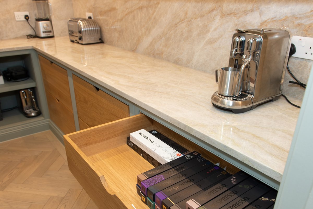 We all have our favourite type of coffee, so why not consider a walk-in pantry to house smaller appliances like your coffee machine to make the perfect brew in peace! Image shows our #Heritage Furniture and quartz surfaces for a deluxe barista-style look &amp; feel 😍 #brandtdesign