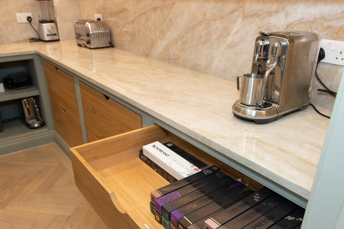 We all have our favourite type of coffee, so why not consider a walk-in pantry to house smaller appliances like your coffee machine to make the perfect brew in peace! Image shows our #Heritage Furniture and quartz surfaces for a deluxe barista-style look & feel 😍 #brandtdesign