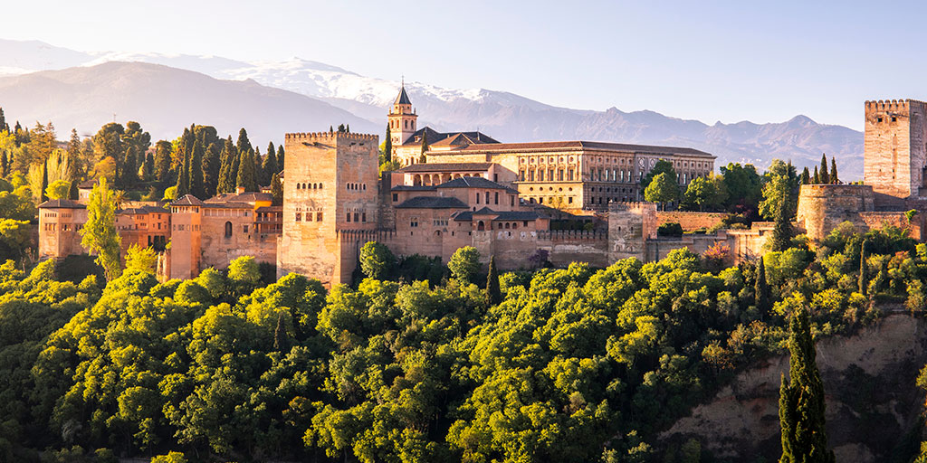 Come and discover the #RouteoftheAlmoravidsandAlmohads, a trip that explores the Al-Andalus Legacy... ▶️ History, architecture... 😮

This route goes from #Tarifa to #Granada... Do you want to try it? 🤗⬇️

👉 bit.ly/3sCUniD

#VisitSpain #SpainRoutes @viveandalucia