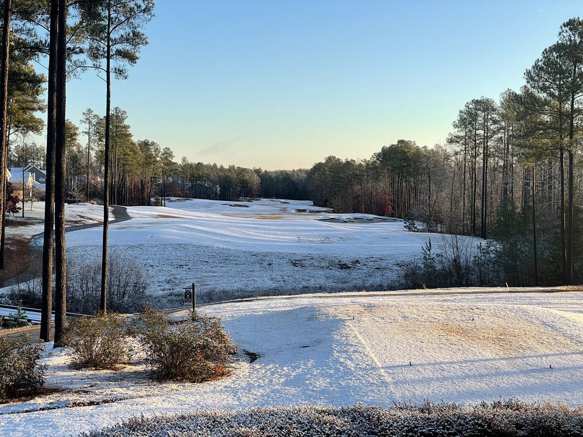 Unexpected coating this morning. Looks nice and no issues on the roads. Perfect snow.