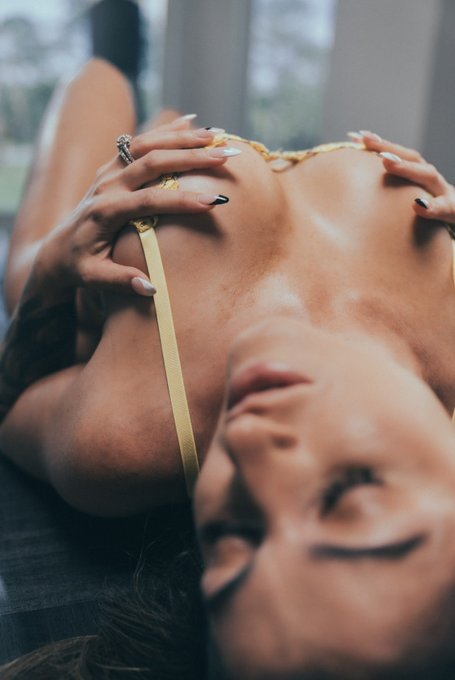 Hungry anyone? @AlexMediaprods @The_Hunny_House https://t.co/4DK0SG65o2<a class="tags" target="_blank" title="On Twitter" href="/?out=eyJ0eXAiOiJKV1QiLCJhbGciOiJIUzUxMiJ9.eyJpYXQiOjE3MjExNDM3MzcsImlzcyI6InR3cG9ybnN0YXJzLmNvbSIsIm5iZiI6MTcyMTE0MzczNywiZXhwIjoxNzUyNjc5NzM3LCJyZWRpcmVjdF91cmwiOiJodHRwczovL3R3aXR0ZXIuY29tL0FsZXhNZWRpYXByb2RzIn0.rHyfCPjVE8pWhYNK3oxVVrue1rDETC8CjJ8JA_V7COS0BZ1XD-DwcJd4gwLQBLV76FTIH07p8mIx1-64aIlDCg">@AlexMediaprods</a><a class="tags" target="_blank" title="On Twitter" href="/?out=eyJ0eXAiOiJKV1QiLCJhbGciOiJIUzUxMiJ9.eyJpYXQiOjE3MjExNDM3MzcsImlzcyI6InR3cG9ybnN0YXJzLmNvbSIsIm5iZiI6MTcyMTE0MzczNywiZXhwIjoxNzUyNjc5NzM3LCJyZWRpcmVjdF91cmwiOiJodHRwczovL3R3aXR0ZXIuY29tL1RoZV9IdW5ueV9Ib3VzZSJ9.PLbkZPFBpYtORrdtYU8AP7kKtTV3tzDi9PEGHwx7TFs-1gGGkRcumPgmbthXWU-Lk9ufPCFkrmFFY_qcaBRb9g">@The_Hunny_House</a><a href="/tag/bikini"class="tags"><span>#bikini</span></a><a href="/tag/weekend"class="tags"><span>#weekend</span></a><a href="/tag/poolday"class="tags"><span>#poolday</span></a><a href="/tag/6160224test"class="tags"><span>#6160224test</span></a>