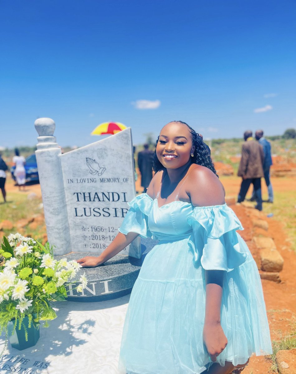 KabiniTracy's tweet photo. 09/12🕊️♥️
My mothers tombstone unveiling 🥹♥️♥️🥹 https://t.co/wh0gkAPf3t