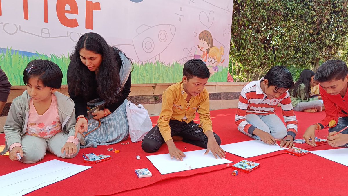 nbt_india's tweet photo. ‘Drawing Competition & Essay Writing’ at the ongoing #GomtiBookFestival2023 on the various facets of the #RiverGomti.
Register on the spot & get a chance to show your writing prowess.
#GomtiBookFestival #NBTIndia #readerscommunity https://t.co/V70nEX0ojy
