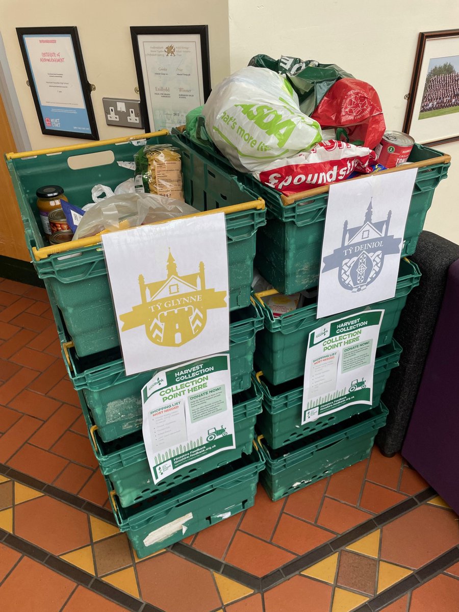 Last call for donations to the @FlintshireFoodB harvest collection. Looks like Ty Deiniol might be in the lead but it's a close run thing! Please encourage your child to drop off any donations to the respective House boxes in the foyer. Many thanks for all the support