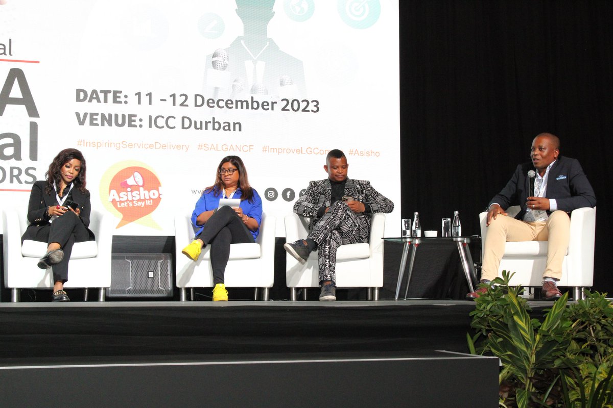 Patrick Mahlangu and the panel talking about 'Navigating content currents in local government'

#InspiringServiceDelivery
#SALGANCF
#ImproveLGComms
#Asisho