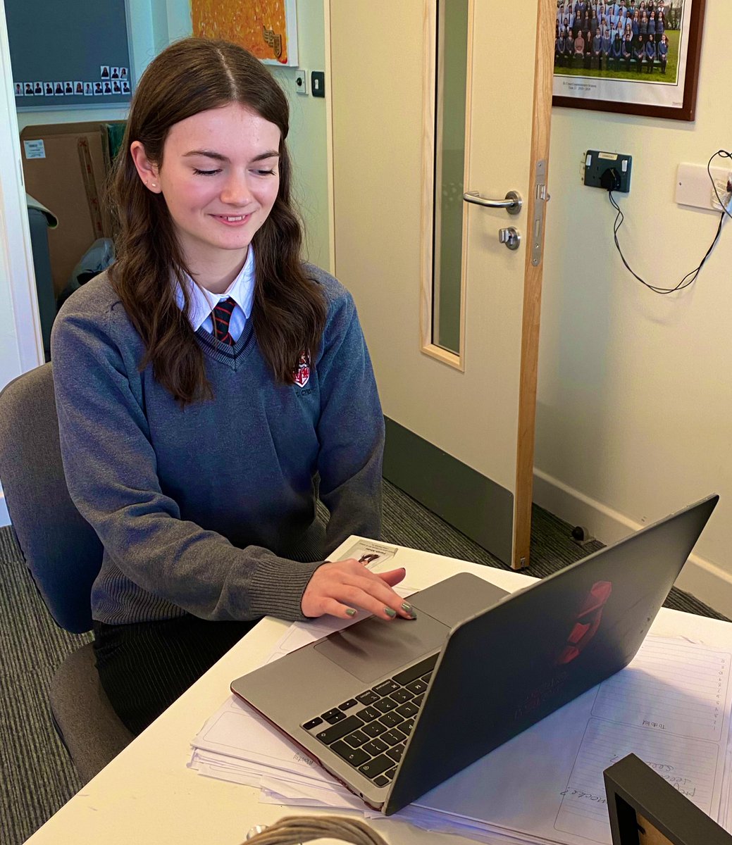 Good luck to @stcyres6th Jess who has just submitted her @ucas_online application. 🤞🤞🤞#stcyreschat #Classof2024 #chemistry #greathair #readyforherpicture