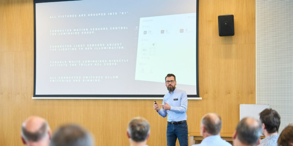¿Queréis saber más sobre la Gira europea de #LiveLinkOne? Verano en Madrid, otoño en Praga e invierno en París. La nueva aplicación LiveLink ONE abre todo un universo de la gestión de la iluminación con un solo clic. Leer más aquí: trilux.com/es/blog/tech-s…