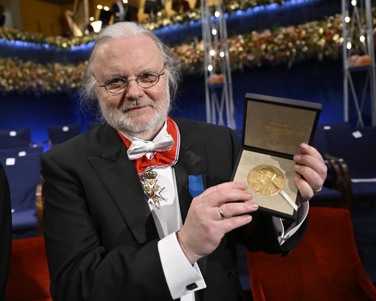 Dette er useieleg stort! Gratulerer med nobelprisen i litteratur, Jon Fosse! Foto: Jonas Ekströmer / TT Nyhetsbyrån