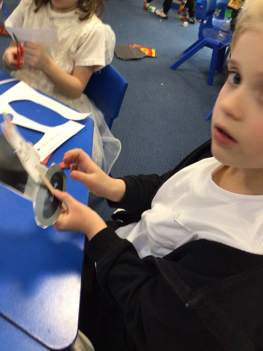 ssppyeadoncps's tweet image. Year 1 are exploring how to make sliding pictures. #designtechnology