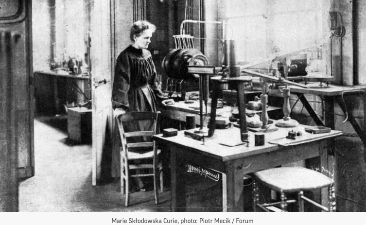 🧪#OnThisDayInScience Maria Skłodowska-Curie with her husband, Pierre Curie, discovered radium☢️ The achievement won Skłodowska-Curie her second #NobelPrize, this time in chemistry. 🤓Read more about this remarkable woman's life and achievements here: tinyurl.com/nhhyb2d4